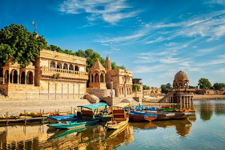 Home 10 Scenic heritage and lake journey in North India