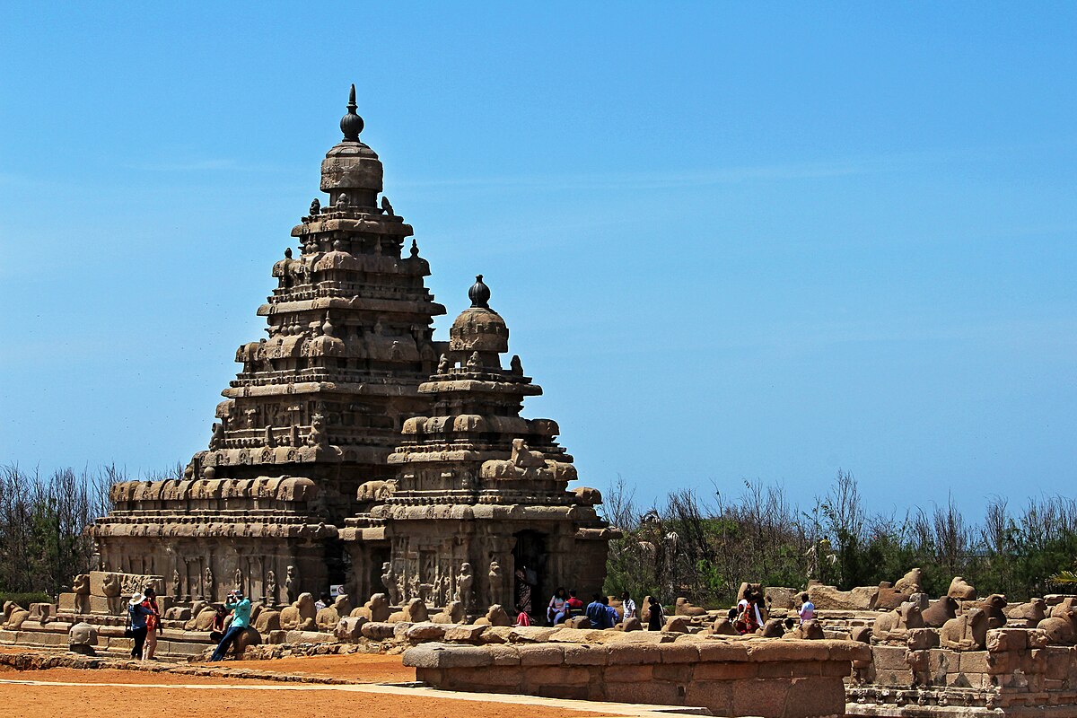 https://upload.wikimedia.org/wikipedia/commons/thumb/7/74/Shore_Temple_-Mamallapuram_-Tamil_Nadu_-N-TN-C55.jpg/1200px-Shore_Temple_-Mamallapuram_-Tamil_Nadu_-N-TN-C55.jpg