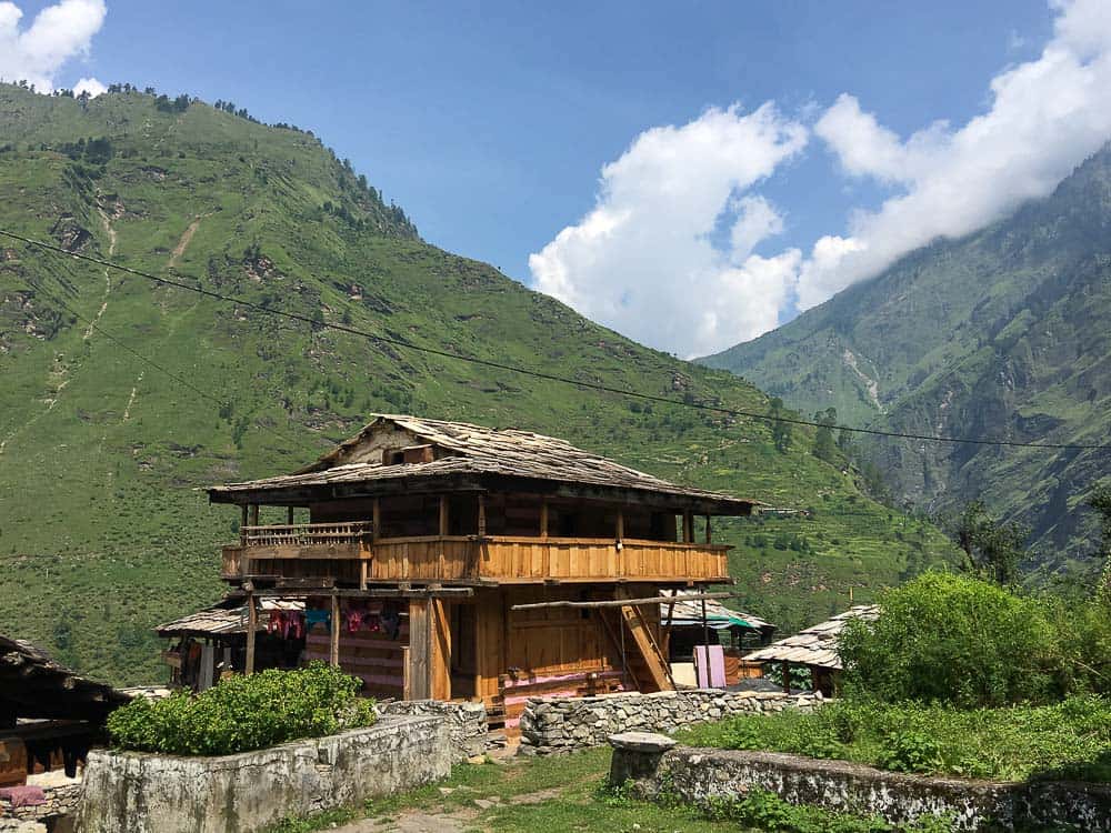 Famous Indian temples and heritage landmarks showcasing India’s cultural diversity for first-time travelers