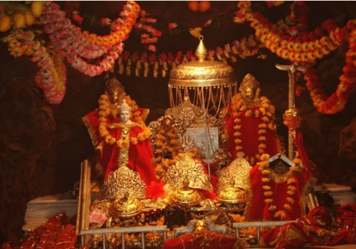 Holy-Cave-Shrine-of-Mata-Vaishno-Devi_wikimedia-commons_Raju-hardoi